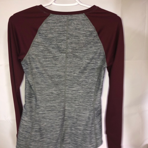 North face long sleeve - Picture 2 of 3